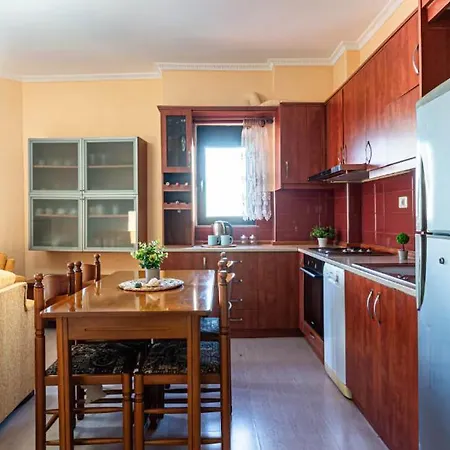 Me Pamje Nga Deti, Park Apartment Sarande