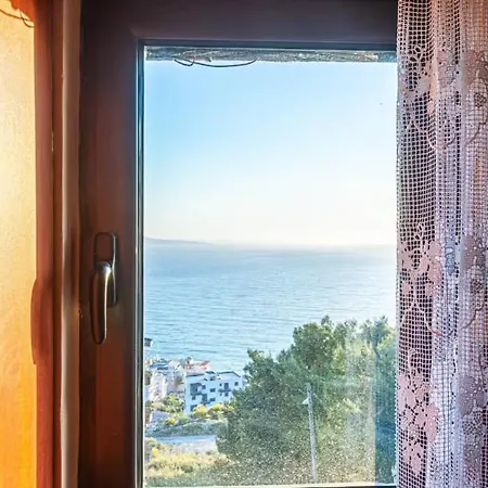 Me Pamje Nga Deti, Park * Sarande